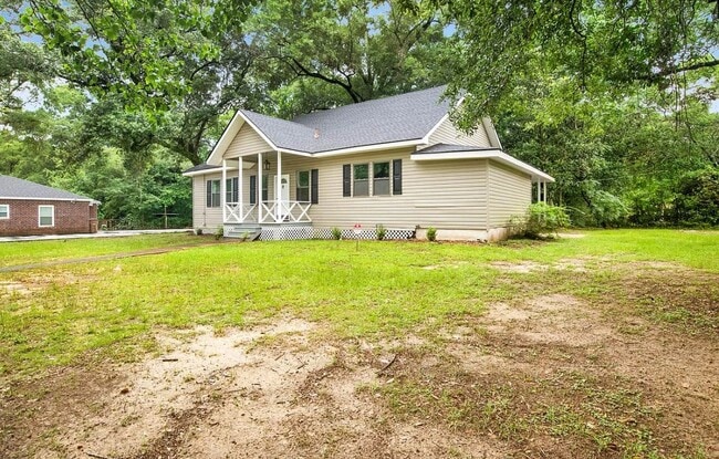 Building Photo - 1633 Phillips Ln