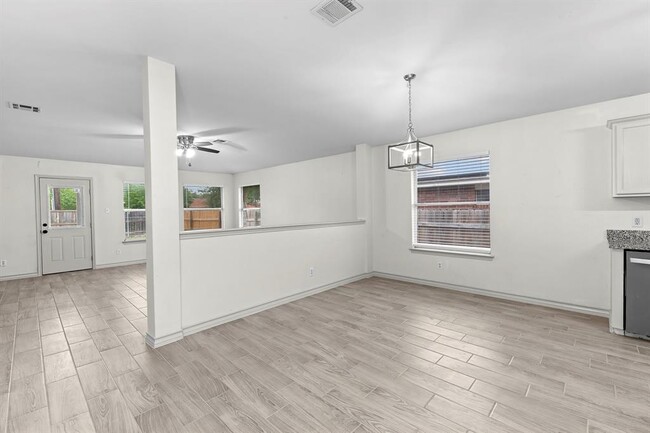 Building Photo - 2356 Vernell Way