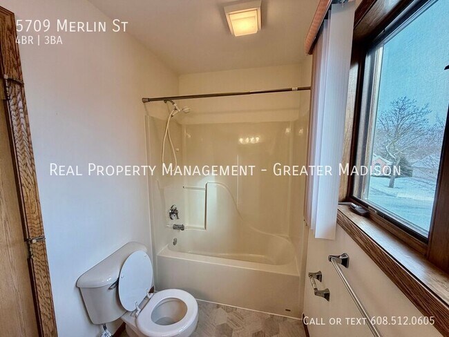 Building Photo - 5709 Merlin St