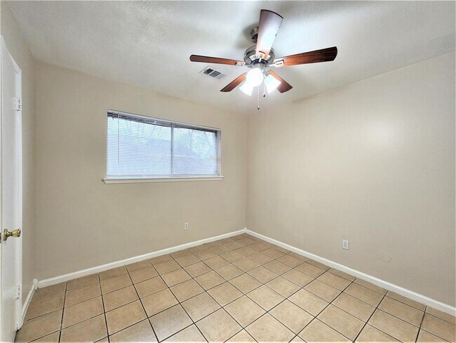 Building Photo - 946 Beachcomber Ln