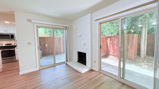 Building Photo - 1065 San Ramon Valley Blvd