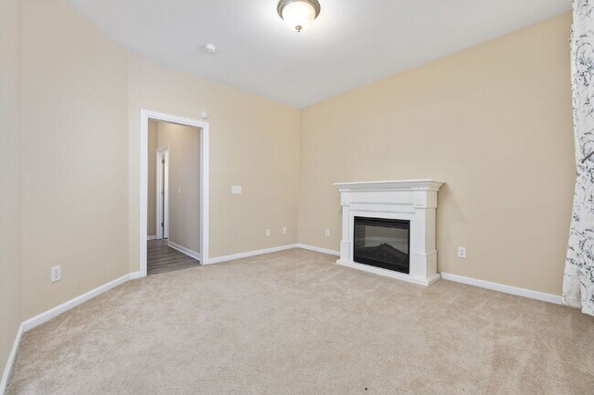 Building Photo - Coastal Living in a Quiet Community