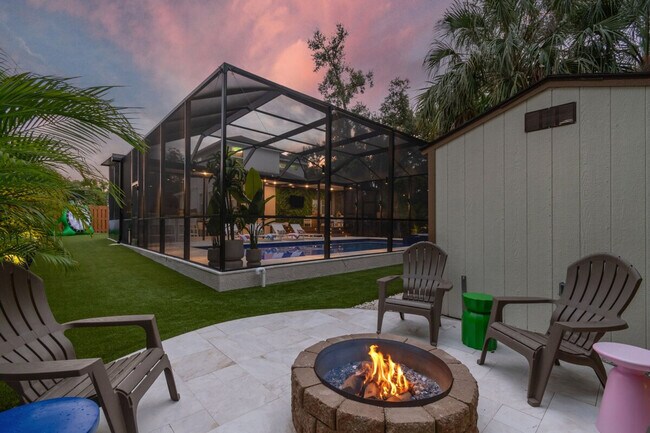 Building Photo - 109 W Hollywood St