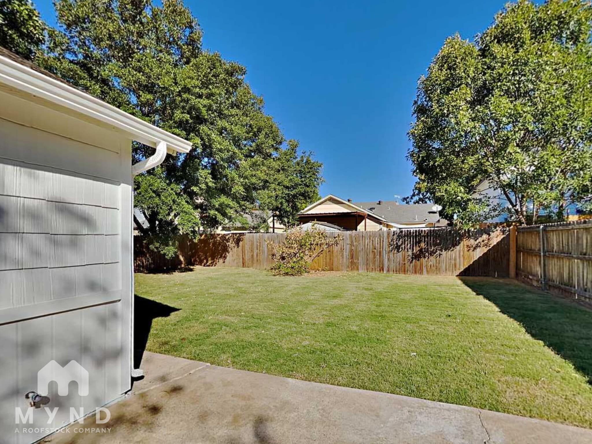 Building Photo - 4645 Baytree Dr