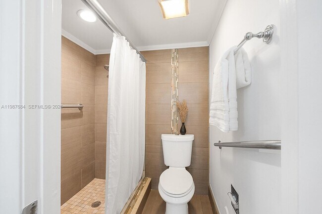 Building Photo - 1351 SW 125th Ave