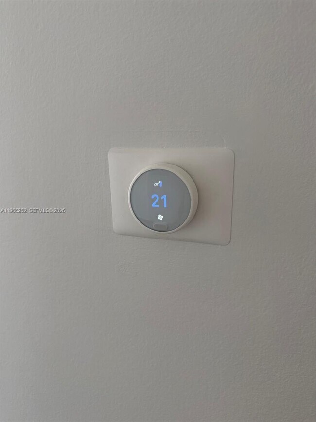 Building Photo - 1000 West Ave