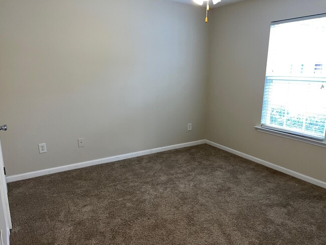 Building Photo - 201 Satomi Way