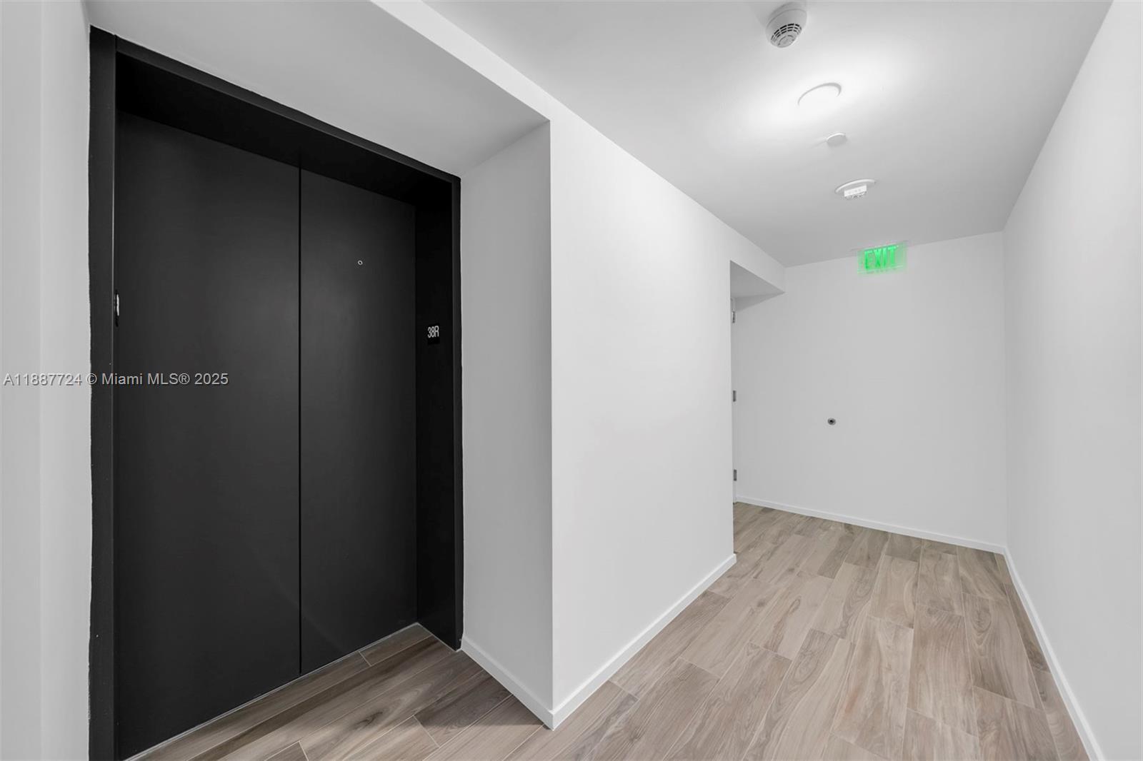 Building Photo - 801 S Miami Ave