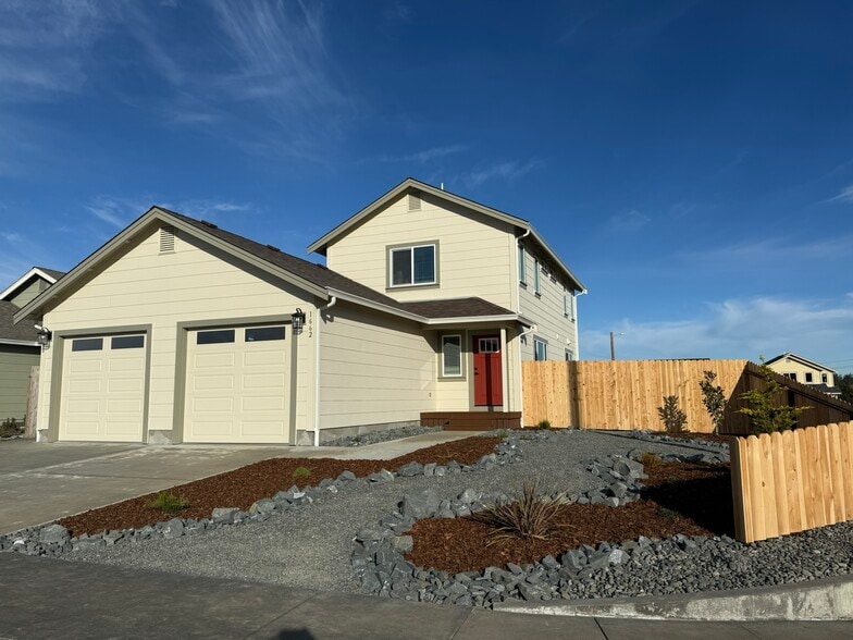 Building Photo - 1660 Ascent Pl