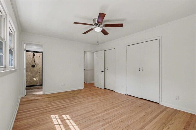 Building Photo - 3582 Cloudland Dr