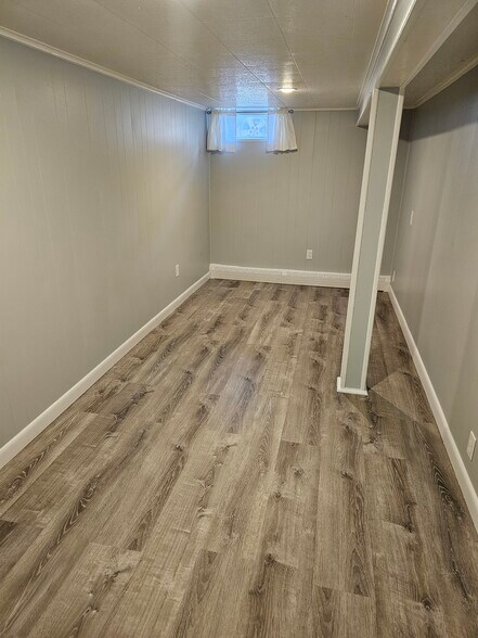 Building Photo - 440 Lockwood Dr