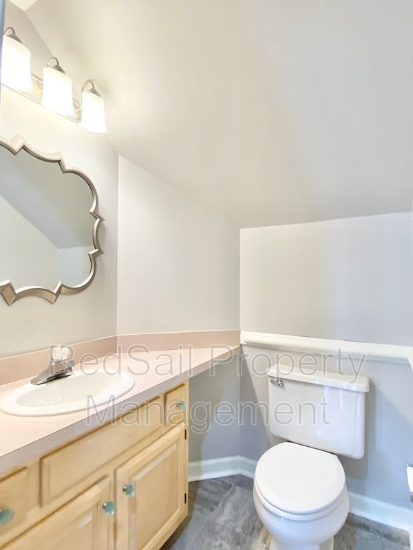 Building Photo - 6 Pine Lake Ct