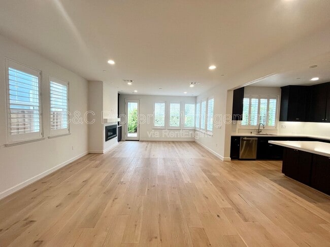 Building Photo - 2607 3rd Ave