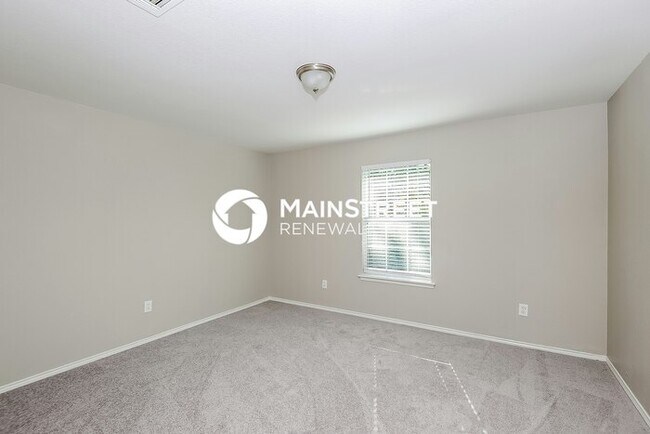 Building Photo - 4 Bedroom Pet-Friendly Home in Dallas, TX with Main Street Renewal