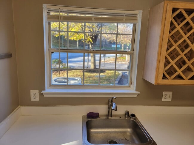 Kitchen - 4411 Silverbrook Ln