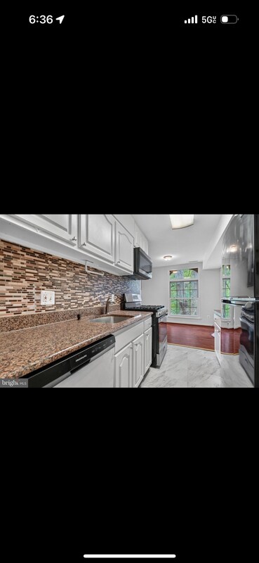 Building Photo - 3330 Woodburn Village Dr