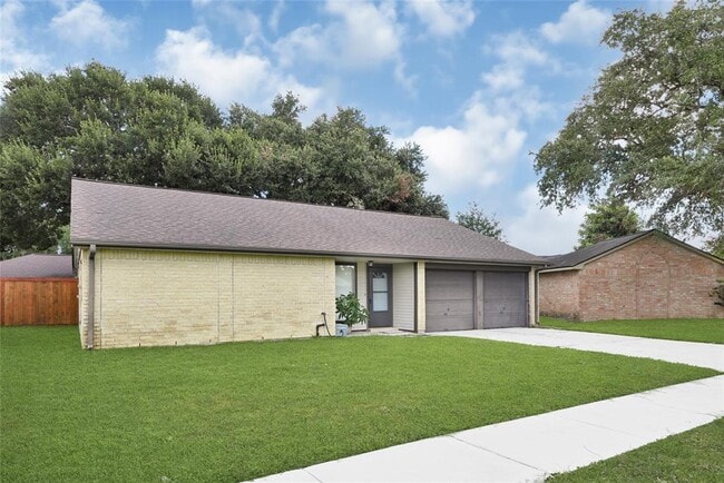 Building Photo - 10007 Oakmont Dr