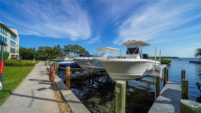 Building Photo - 4760 Gulf of Mexico Dr