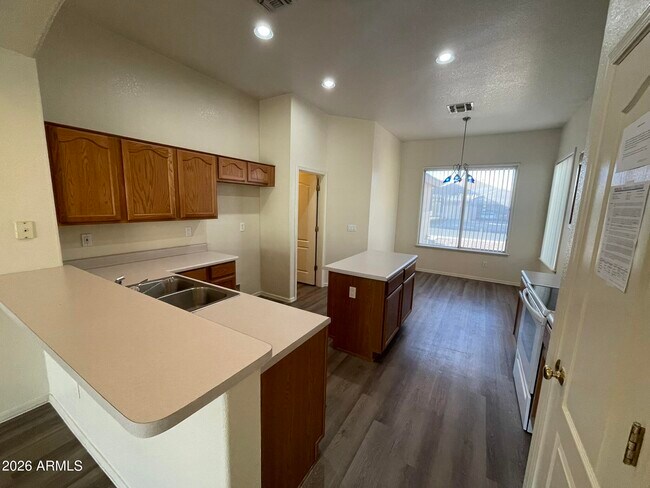 Building Photo - 3850 E Heather Ct