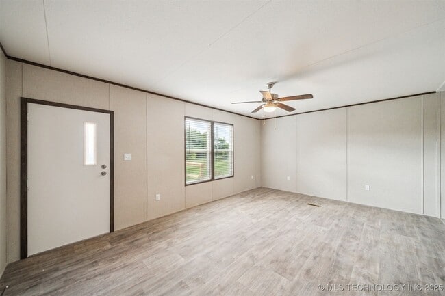 Building Photo - 348939 E 750 Rd