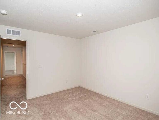 Building Photo - 5403 Veranda Dr