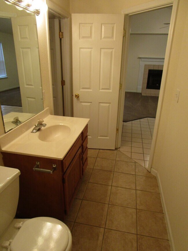 Building Photo - 4404-4404 W Jeana Ct