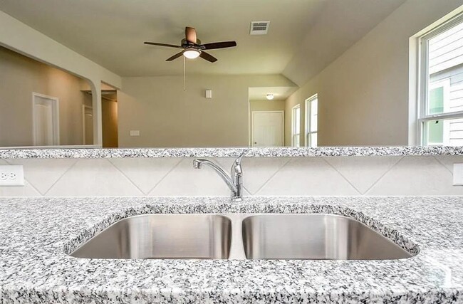 Building Photo - 2516 Westslope Dr
