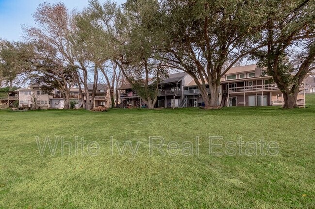 Building Photo - 356 Peach Is Rd