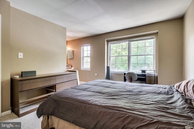 Building Photo - 5730 Evergreen Knoll Ct