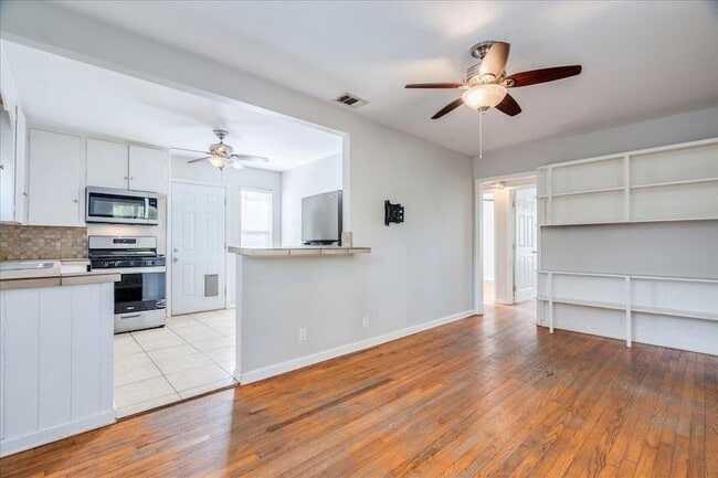 Building Photo - 4603 Jinx Ave