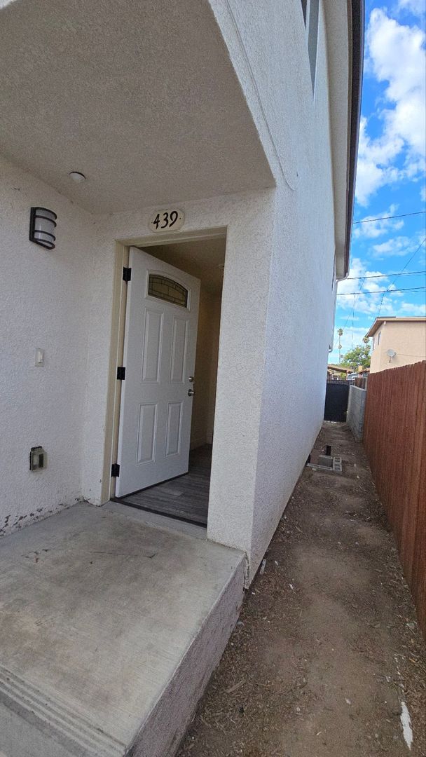 Building Photo - 71(439)