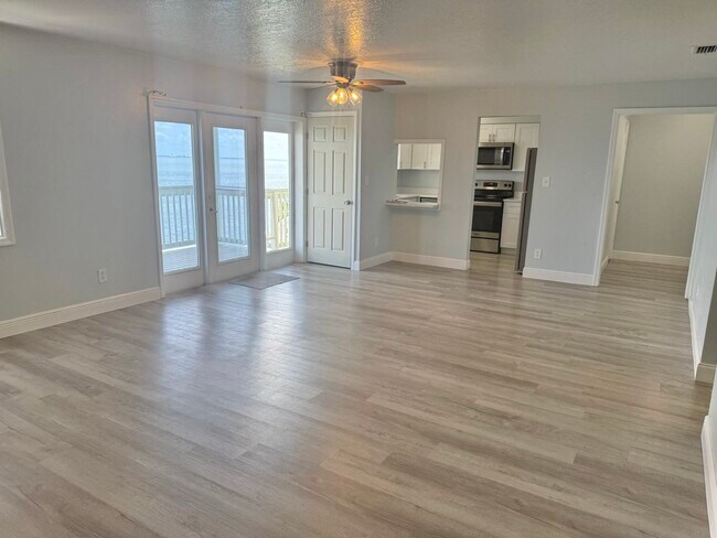 Building Photo - 4730 Coquina Key Dr SE