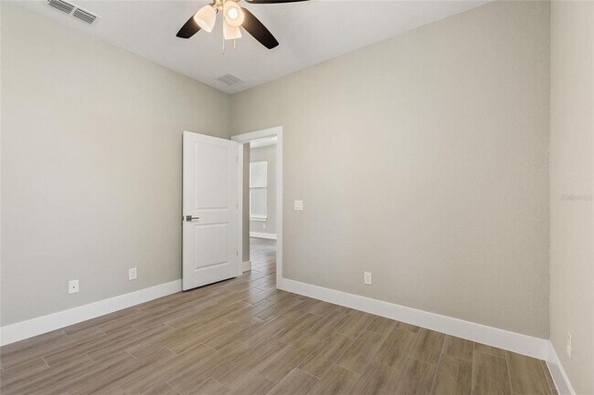 Building Photo - 205 Hyacinth Ct