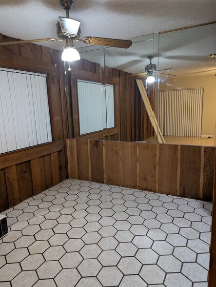 Building Photo - 2146 NW 57th Ave