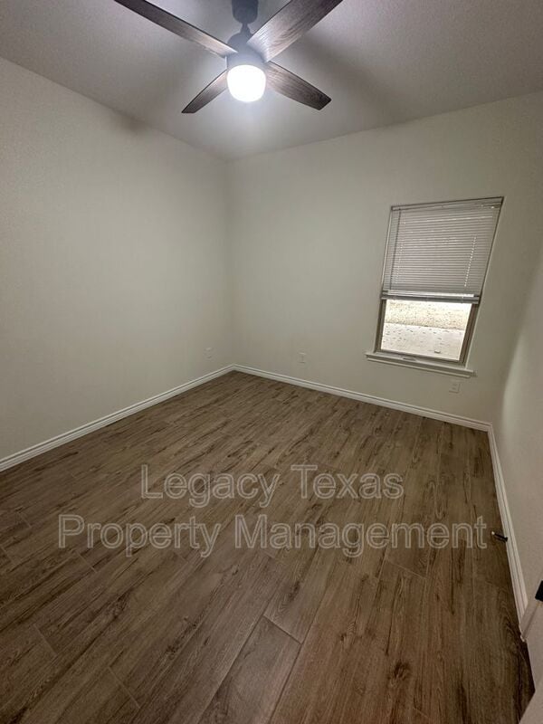 Building Photo - 2323 CR 704