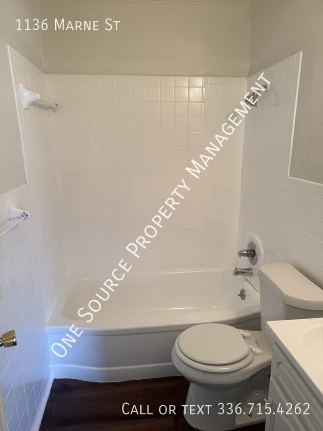 Building Photo - 1136 Marne St