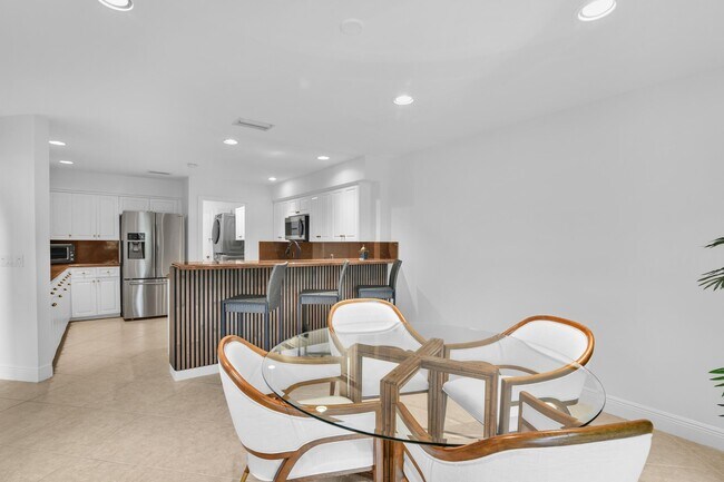 Building Photo - 753 Villa Portofino Cir