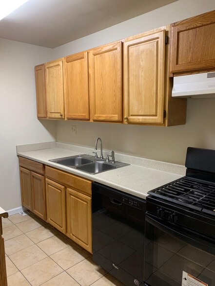 Building Photo - 5504 Karen Elaine Dr