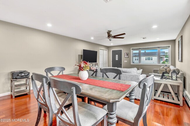 Building Photo - 14 Santiago Dr W