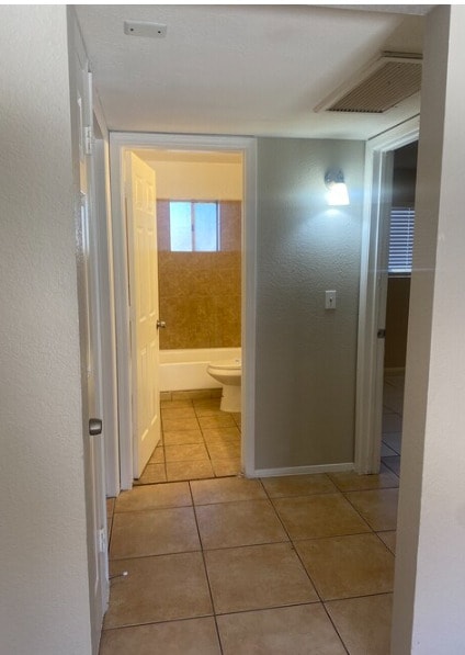 Building Photo - 624 E Marilyn Ave