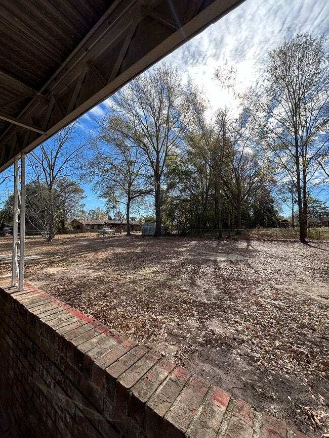 Building Photo - 103 W Emerald Dr