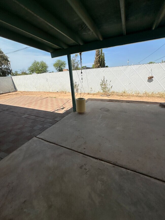 Building Photo - 2849 N Eastgate Dr