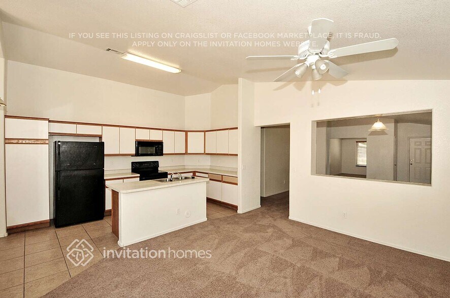Building Photo - 15912 W Smokey Dr