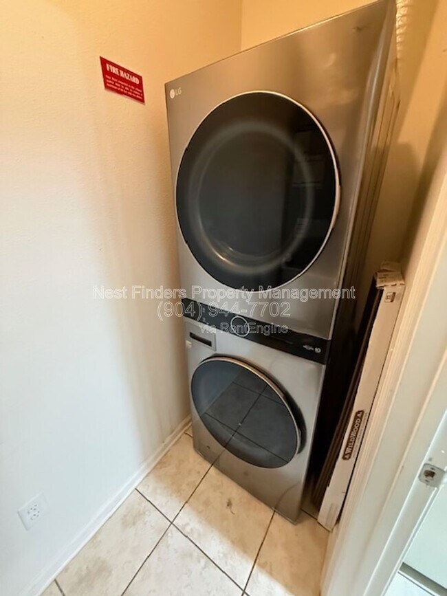 Building Photo - 4990 Key Lime Dr