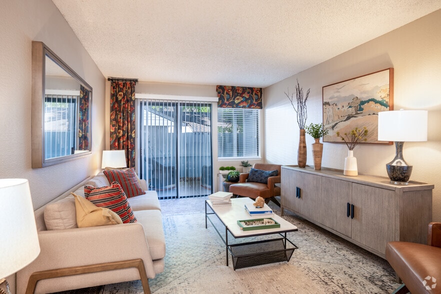 Primary Photo - Amber Court