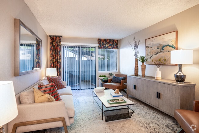 Interior Photo - Amber Court