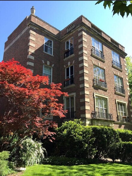 Building Photo - 1500 W Chase Ave