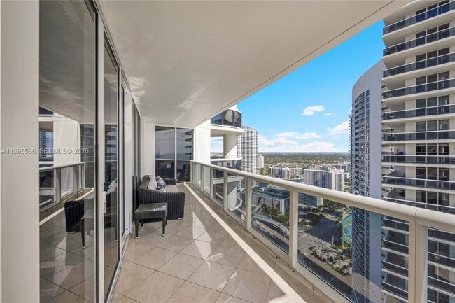 Building Photo - 1850 S Ocean Dr