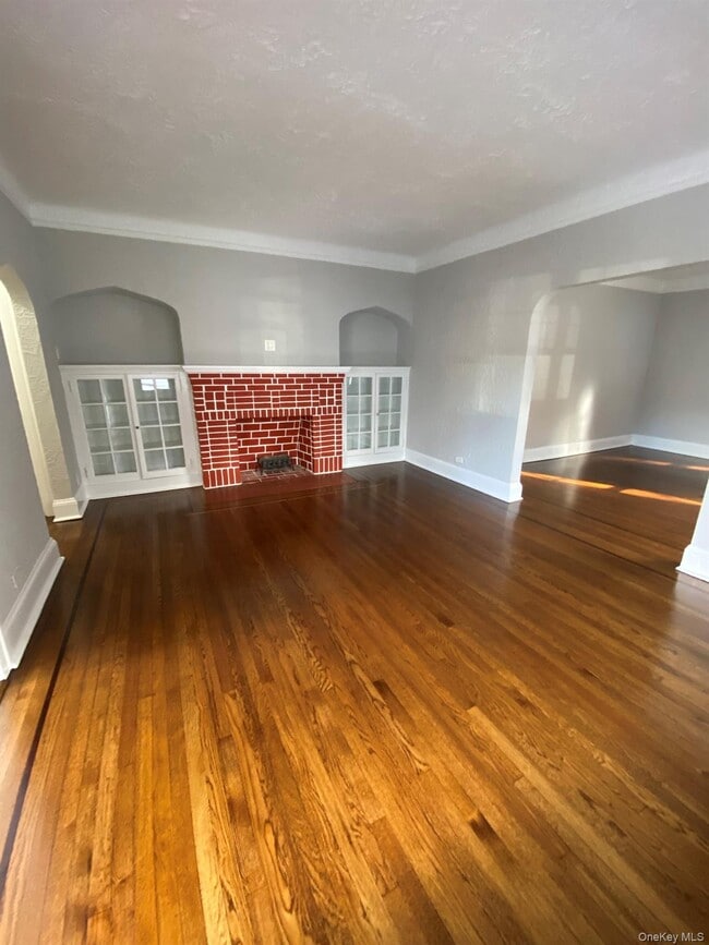 Building Photo - 321 Hayward Ave