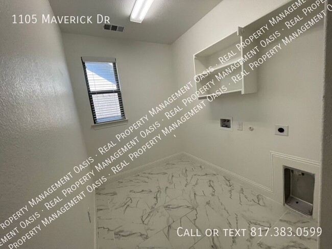 Building Photo - 1105 Maverick Dr